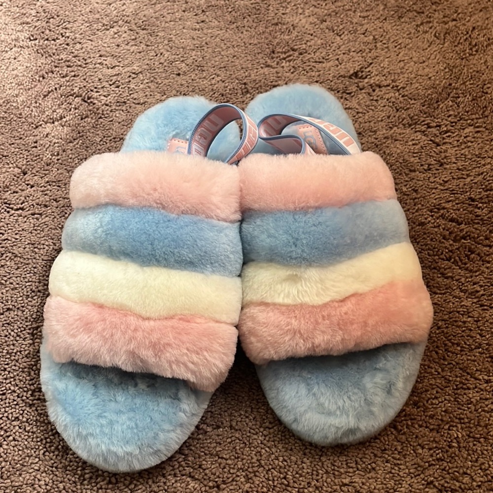Ugg fluff slippers blue pink white